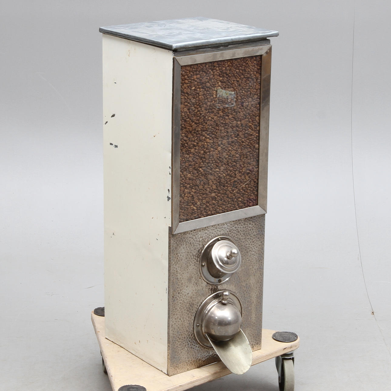 BUTIKSINREDNING, 1900-tal.