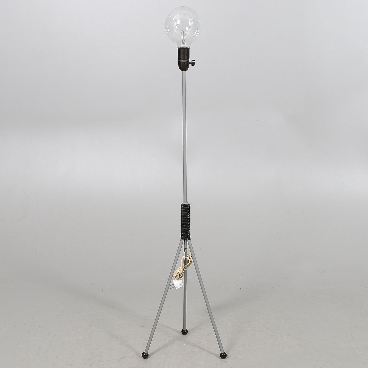 GOLVLAMPA, 1900-talets mitt.