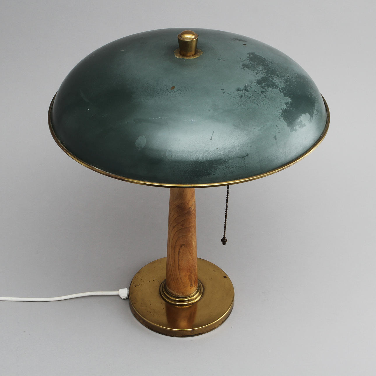 BORDSLAMPA, trä och metall, art deco, 1900-talets första hälft.