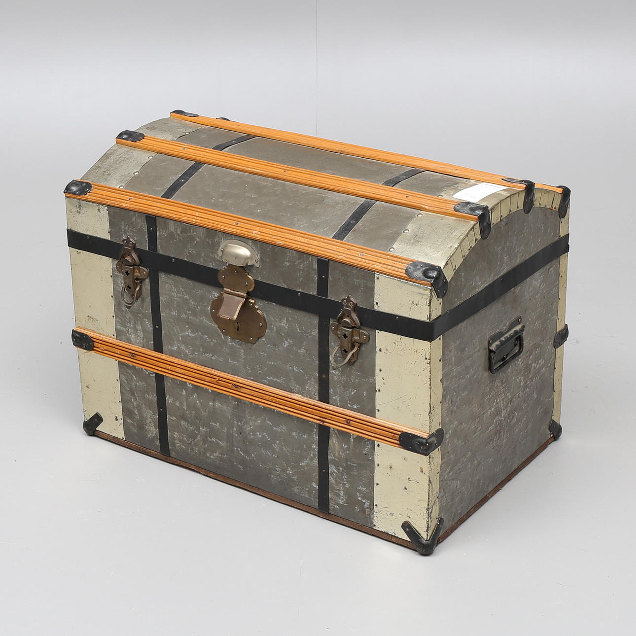 KOFFERT, plåt, tidigt 1900-tal.