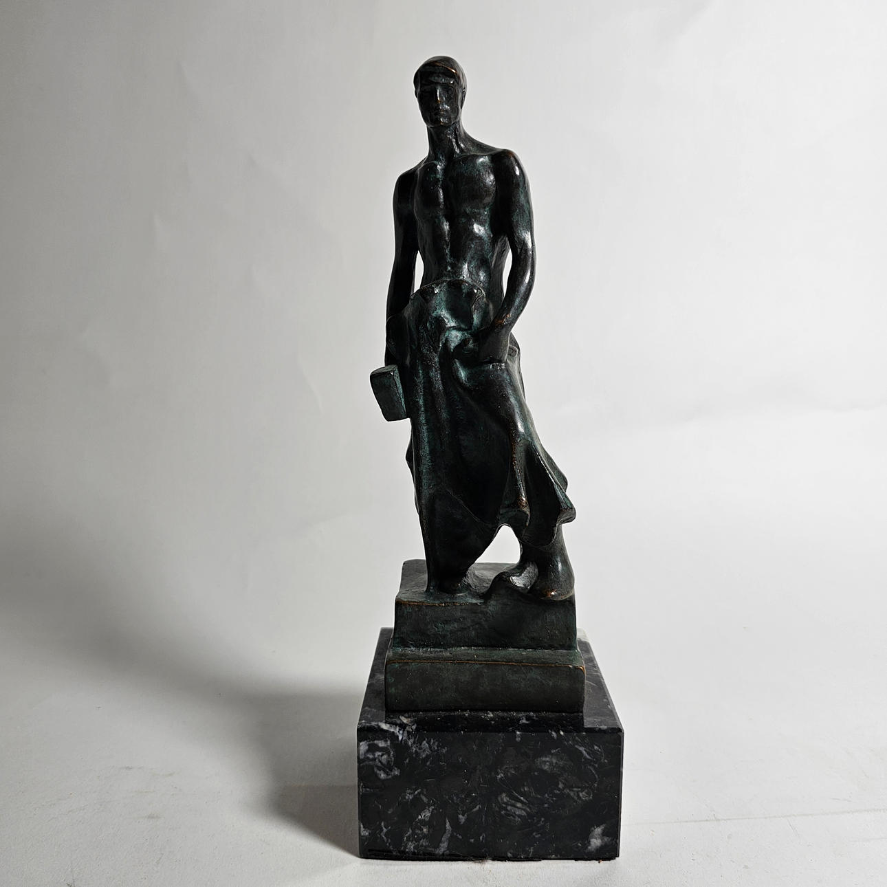 BRONZE BLACKSMITH SCULPTURE.