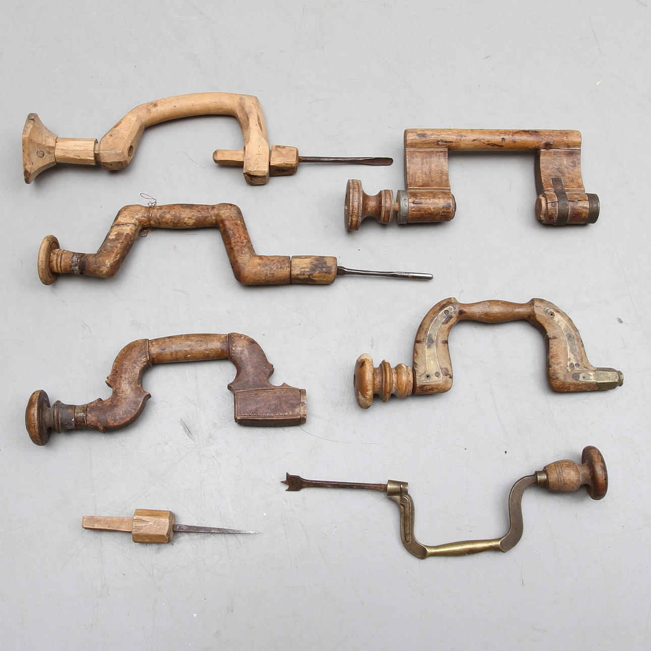 BORRSVÄNGAR, 6 st, mestadels 1800-tal varav en daterad 1873.