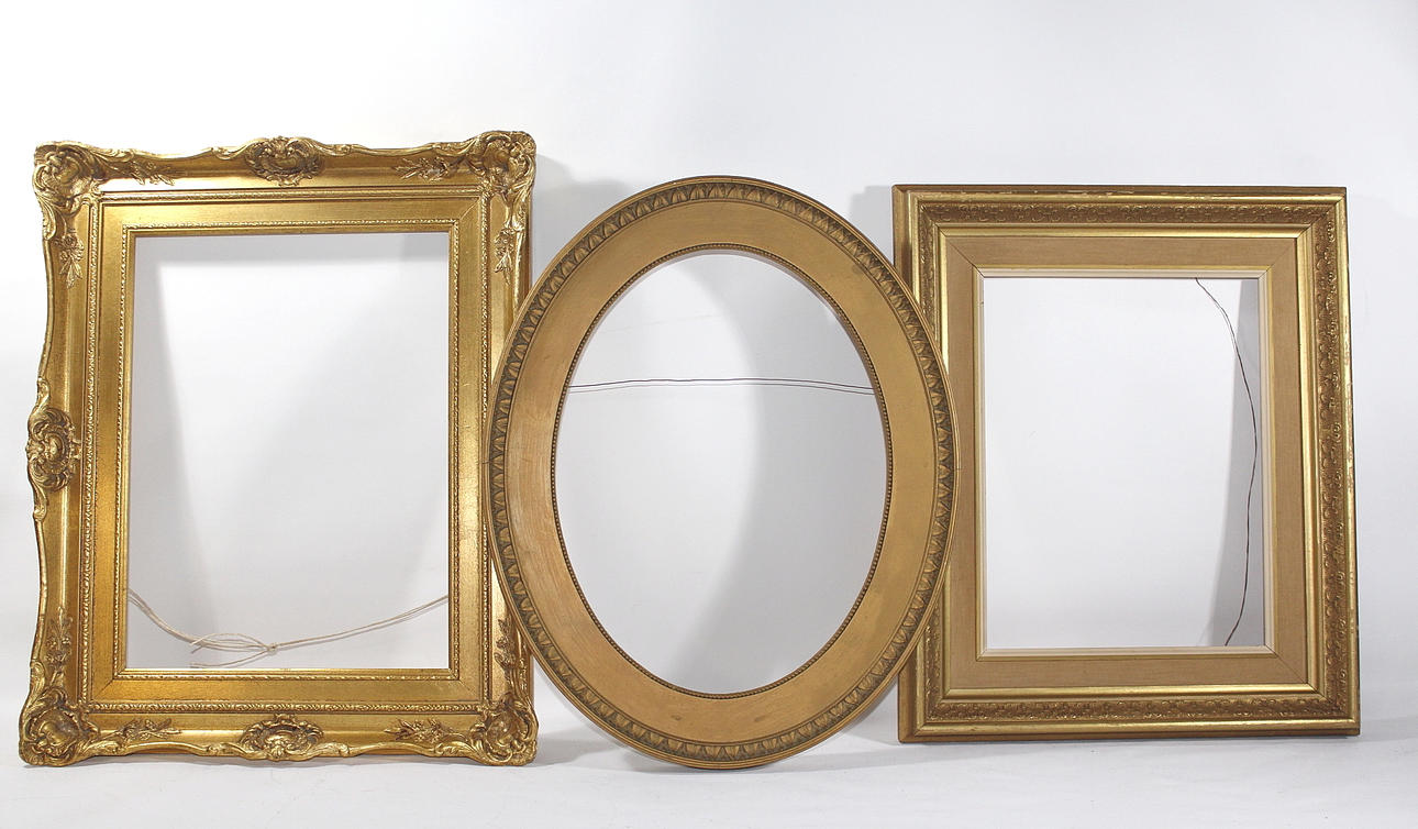 RAMAR, 3 st, guldmålade trä.