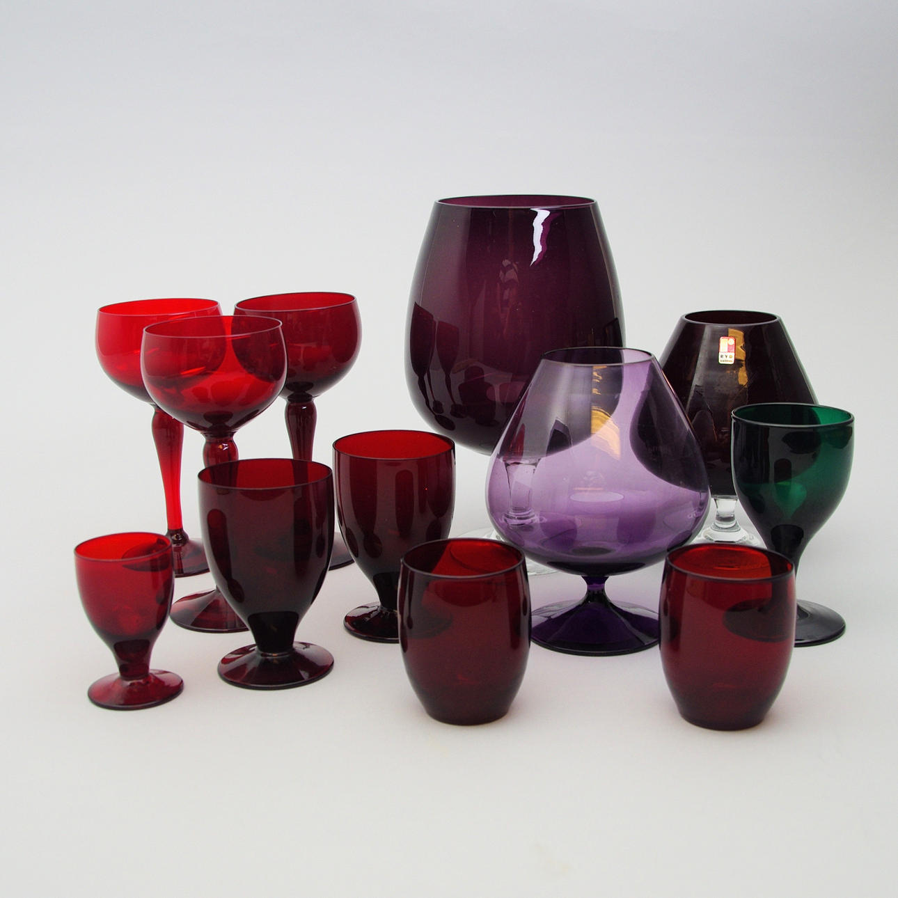 GLAS, färgat glas, bl.a. Monika Bratt Reijmyre.