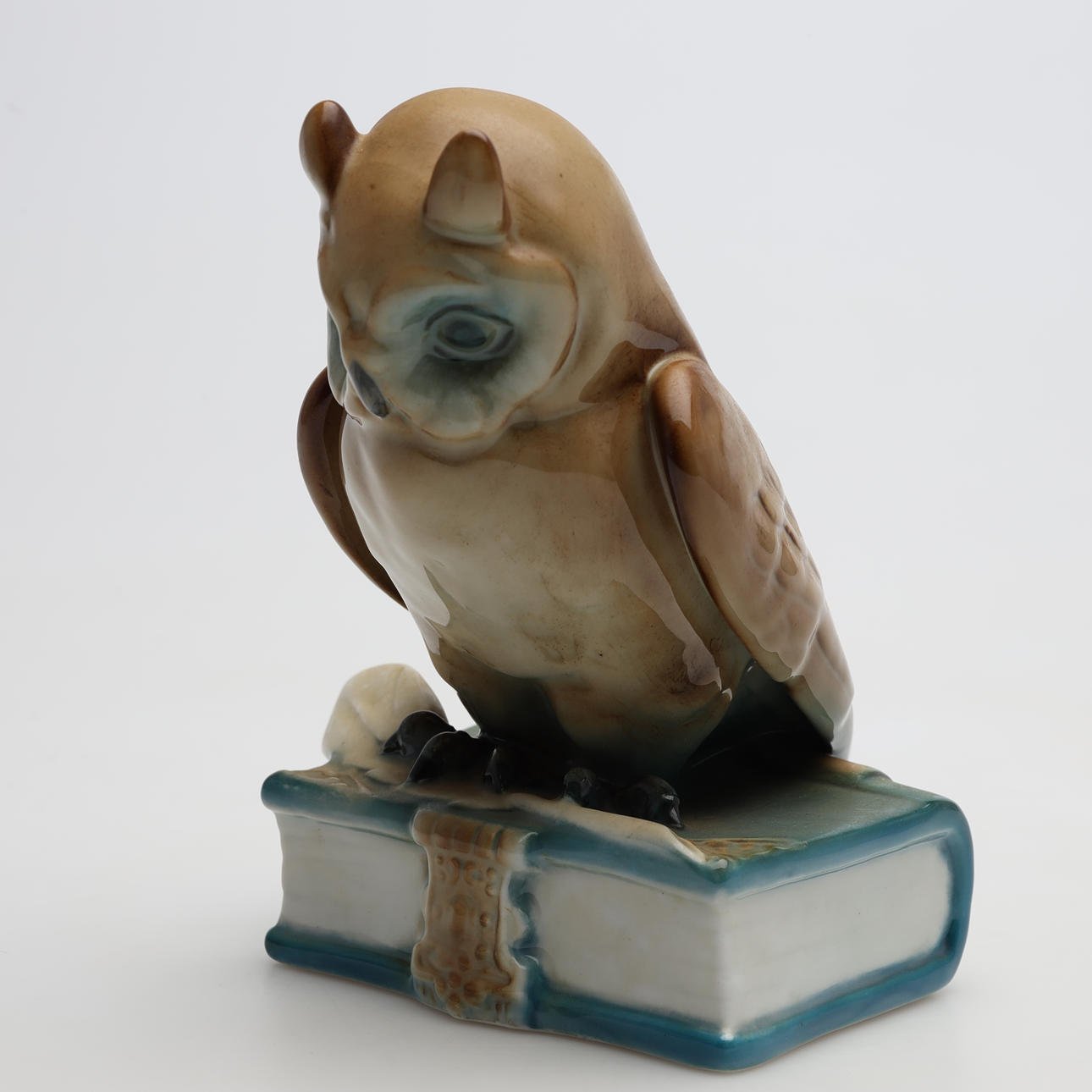 Pöllöhahmo, posliinia, Isolnay, Unkari.