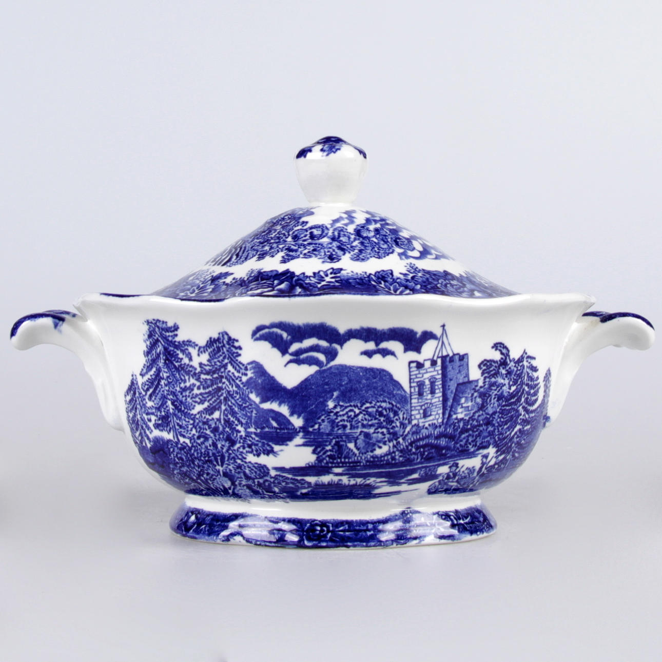 TERRIN, porslin, blått landskap, Arabia, 1900-talets första hälft.