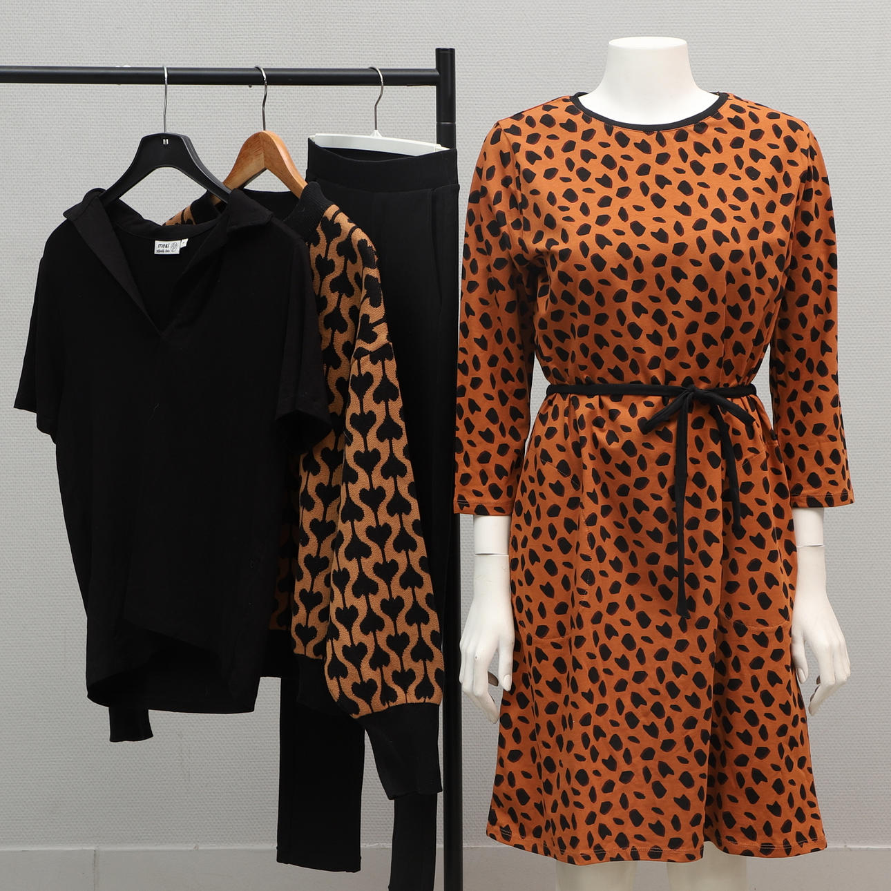 KLÄDER, 4 delar, ME&I.