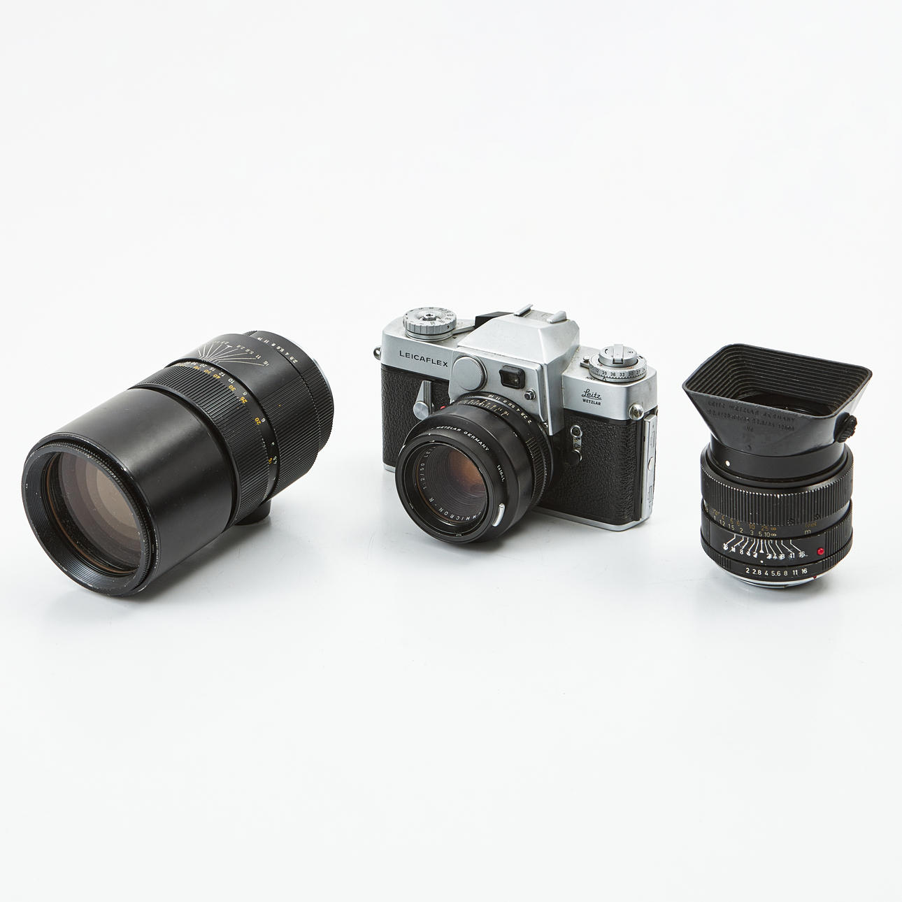 Leicaflex SL, including three lenses, case, flash and accessories.