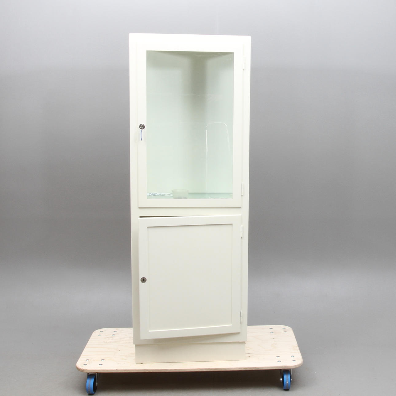 TANDLÄKARSKÅP, 1900-tal.