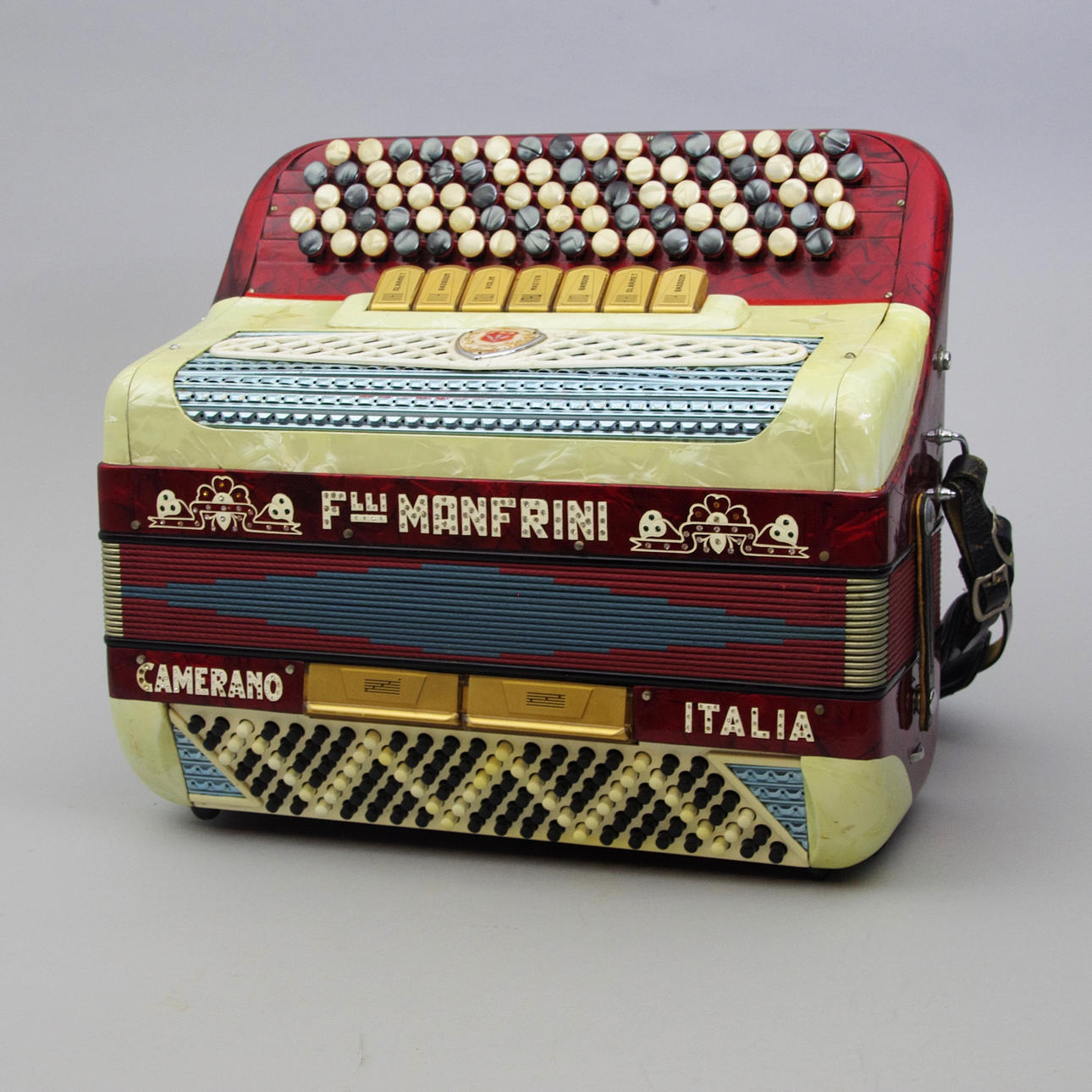 DRAGSPEL, Manfrini, Camerano, Italien.