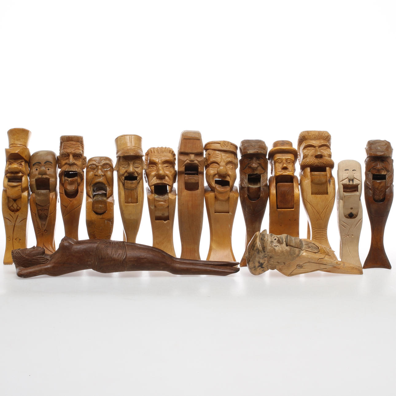 NÖTKNÄPPARE, 15 st, trä, 1900-tal.