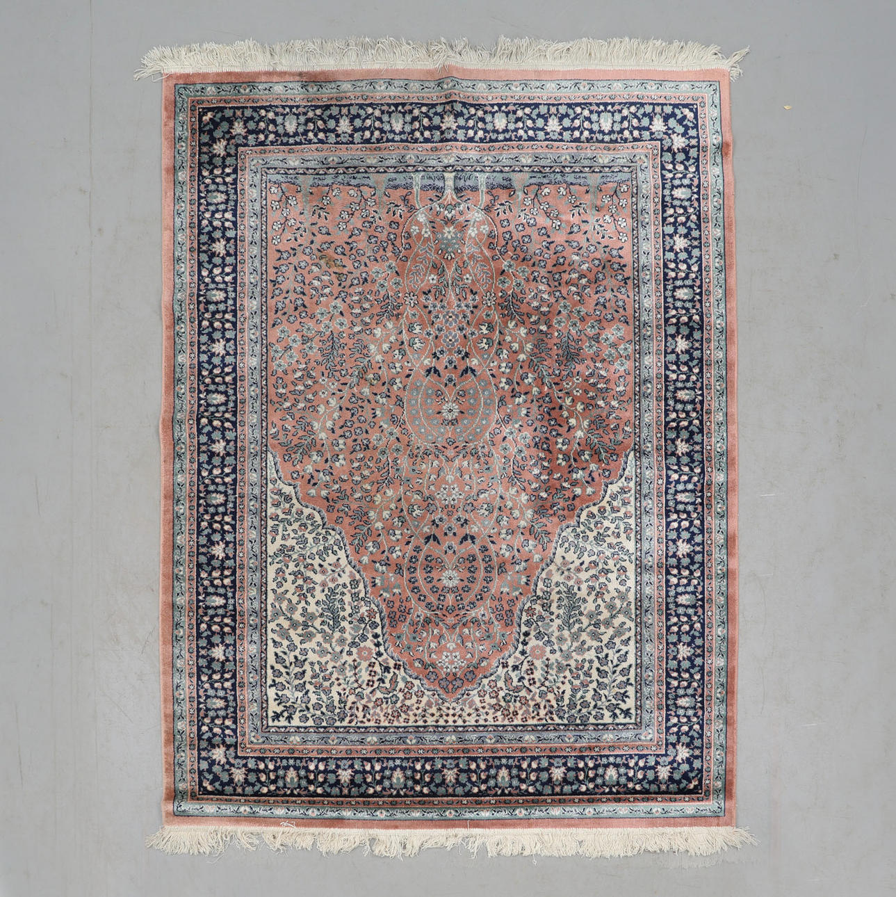 Matta, Täbriz, ca 168 cm x ca 128 cm. Mattor & Textil - Mattor - Auctionet