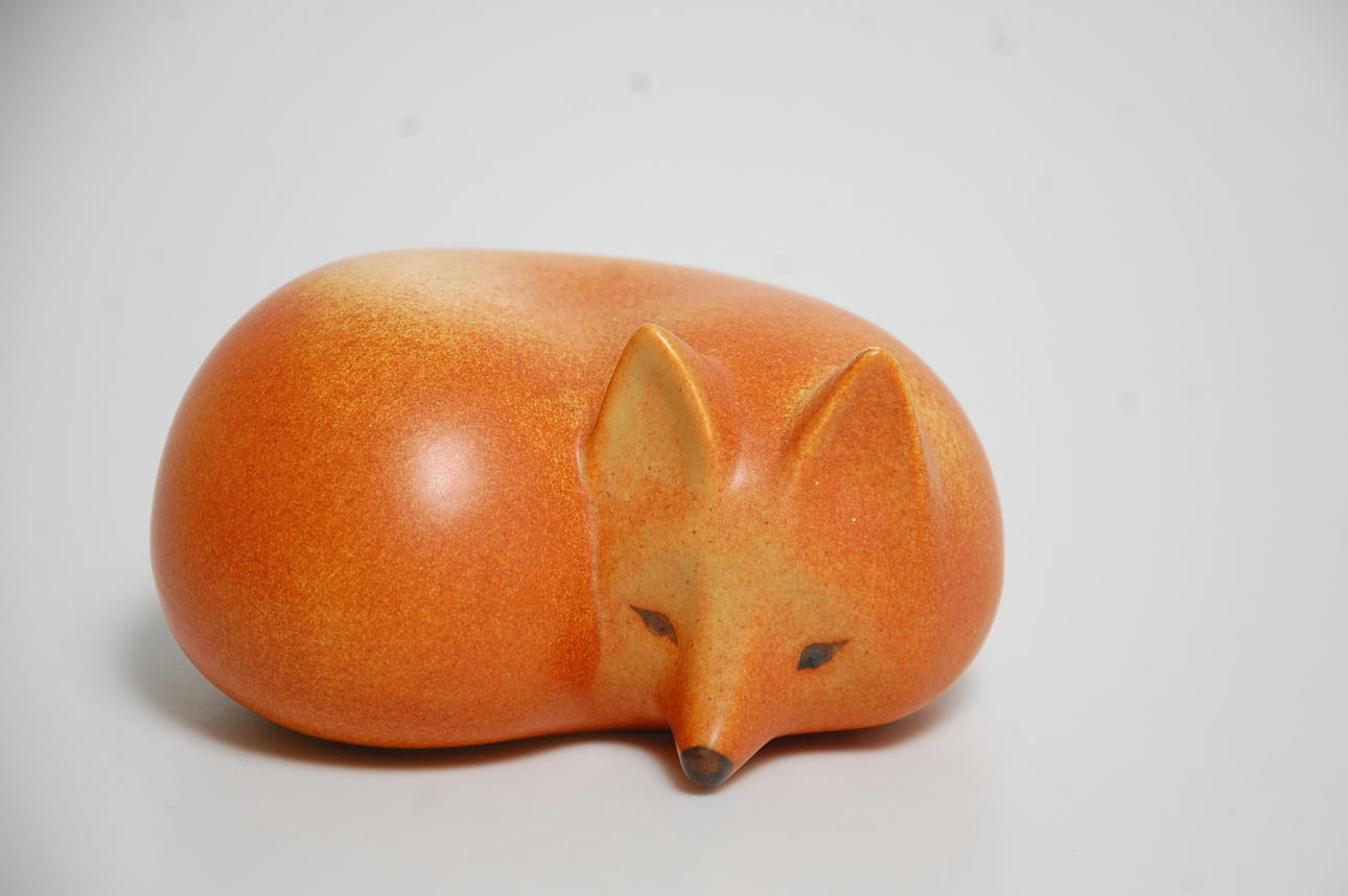 LISA LARSON. figurin, märkt Lisa Larson Skansen Gustavsberg.