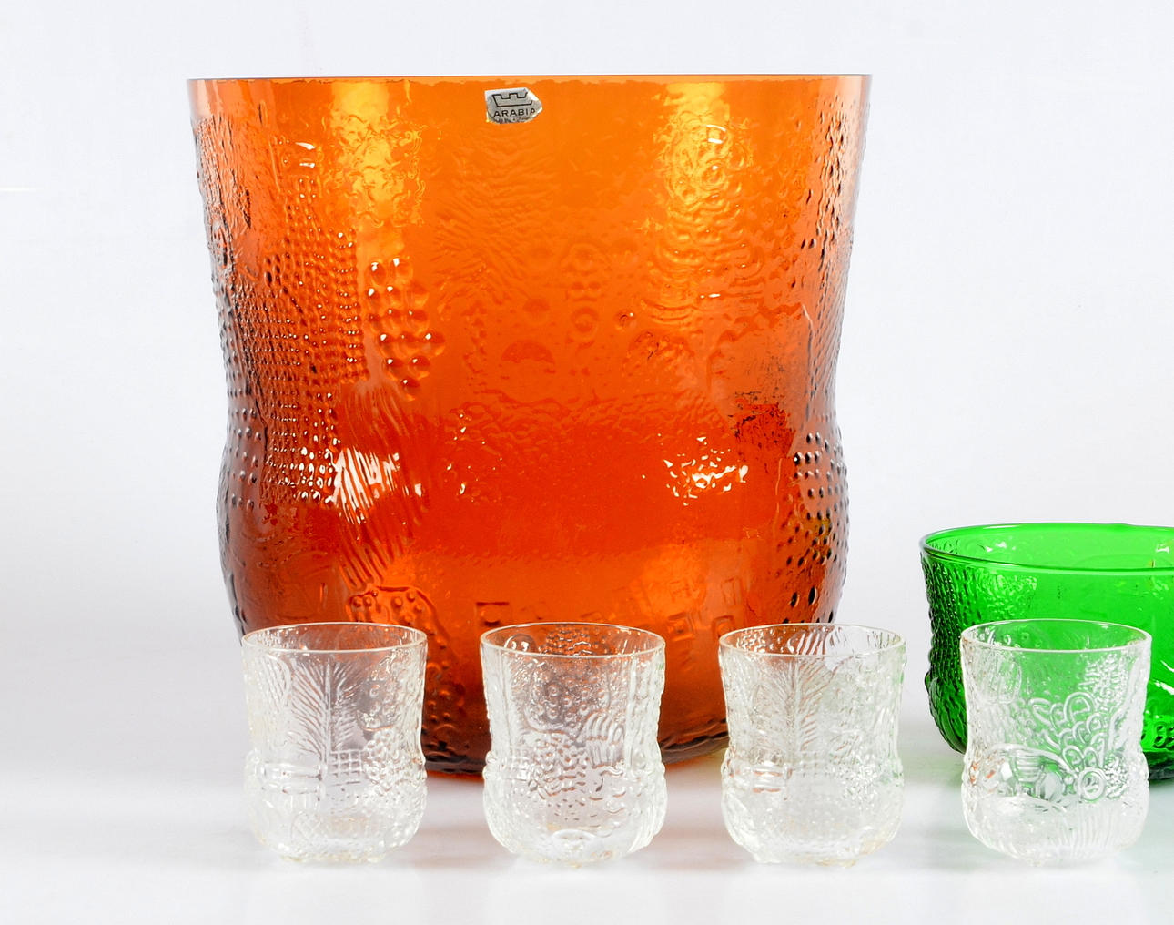 OIVI TOIKA. 2 Skålar, 4 glas, Arabia. Fabel.