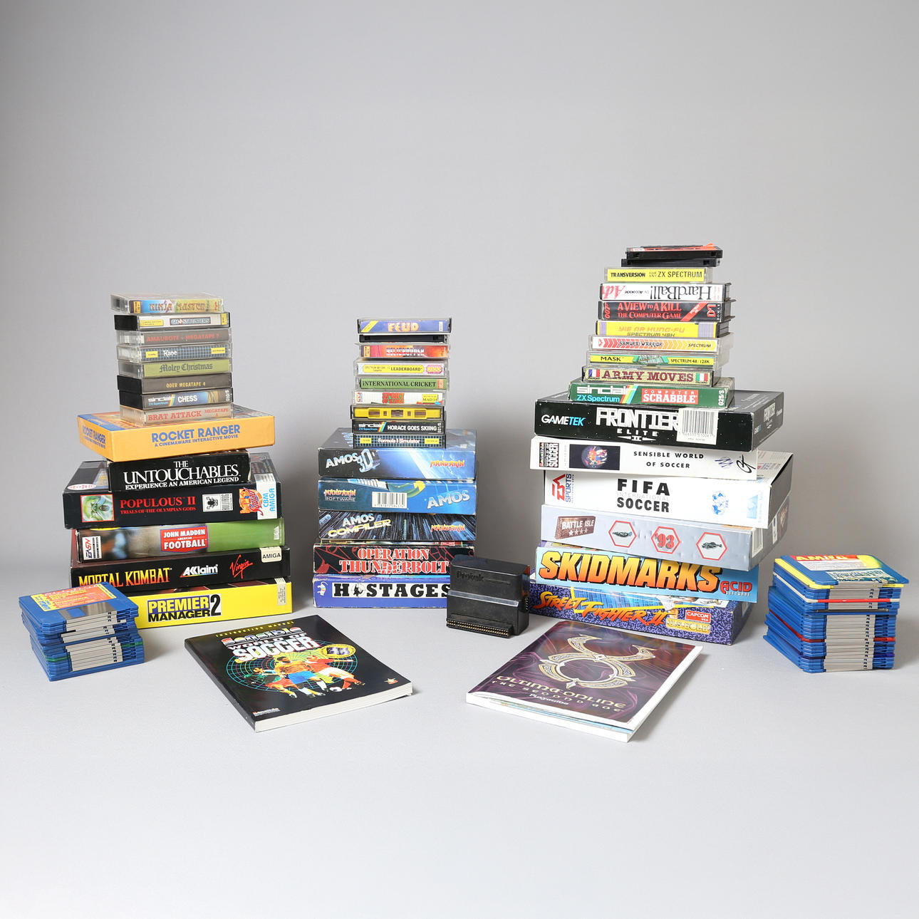 EINE SAMMLUNG VON COMMODORE AMIGA & SINCLAIR ZX SPECTRUM-SPIELEN (MENGE).