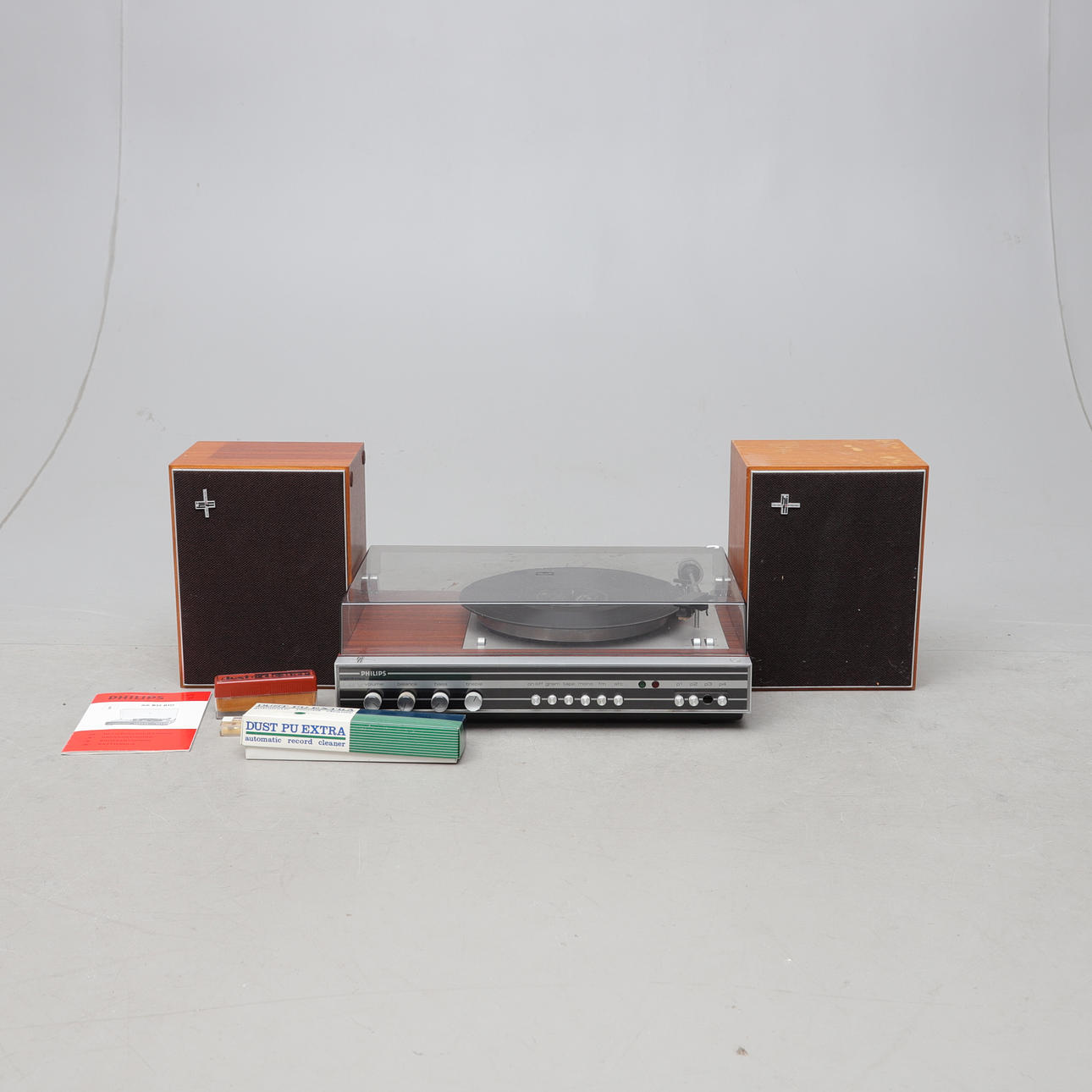 3-piece turntable Philips 66 RH 810.