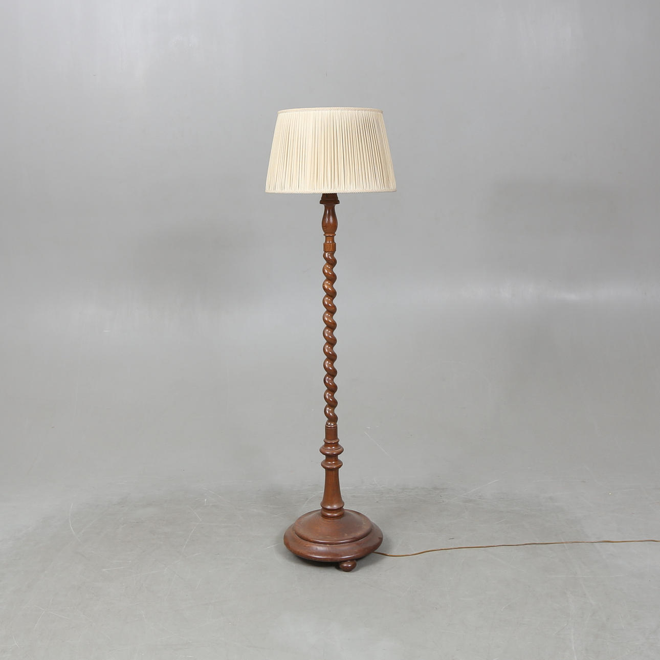 A 1930's floor lamp.