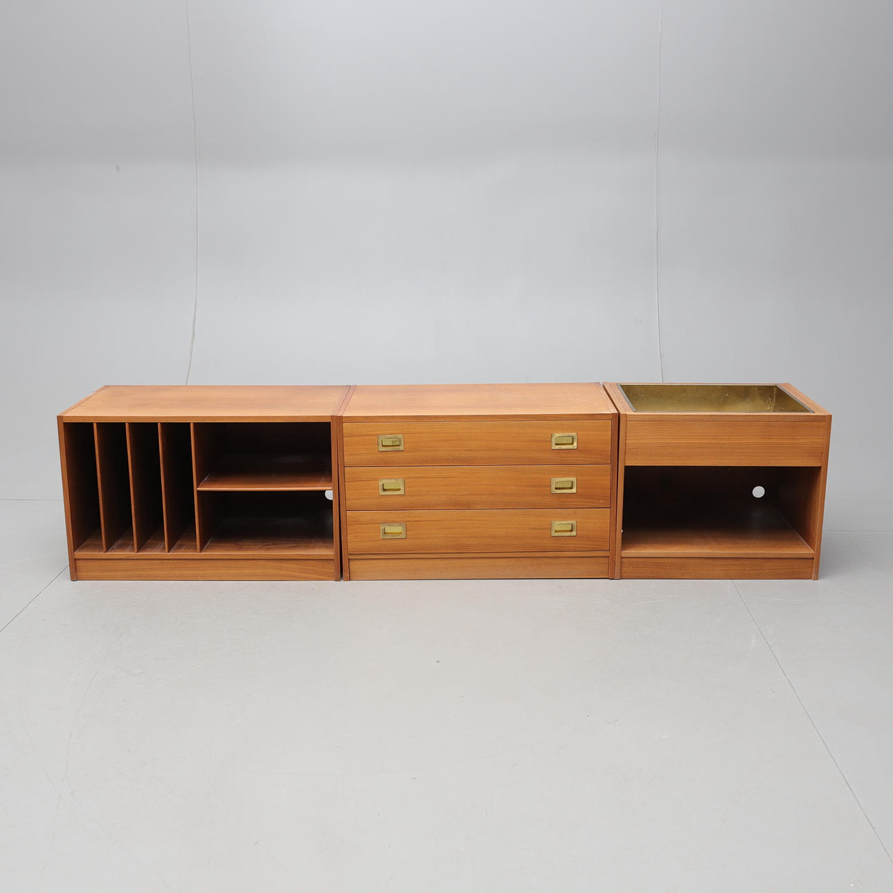 3-piece stereo bench, walnut, 1960s/70s.