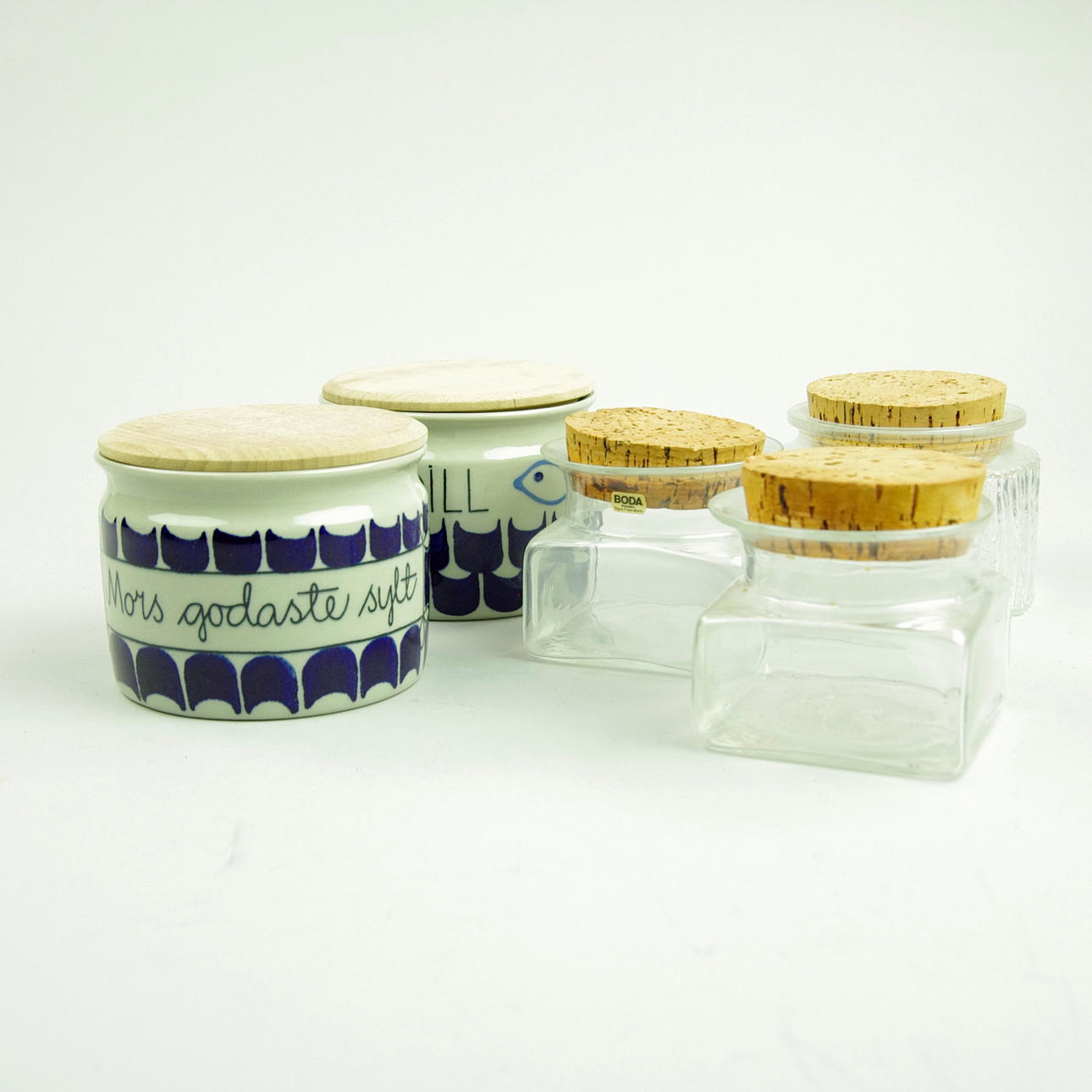 BURKAR MED LOCK, porslin/glas, Signe Persson-Melin samt Marianne Westman.