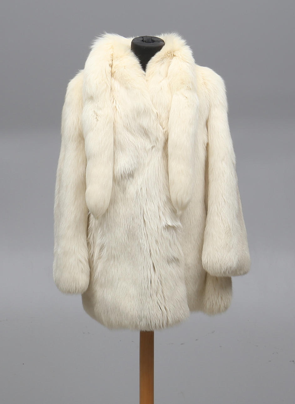 PÄLS. räv, strl 42/44.