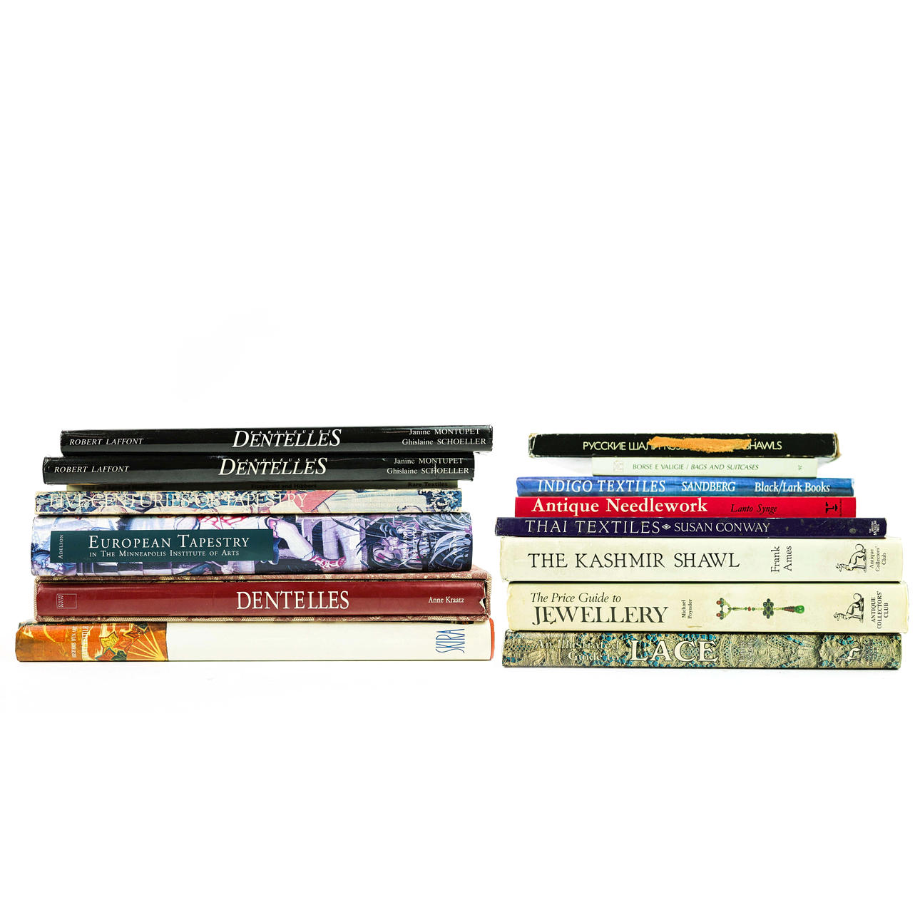 EN SAMLING BÖCKER OM MODE OCH TEXTILIER (15).