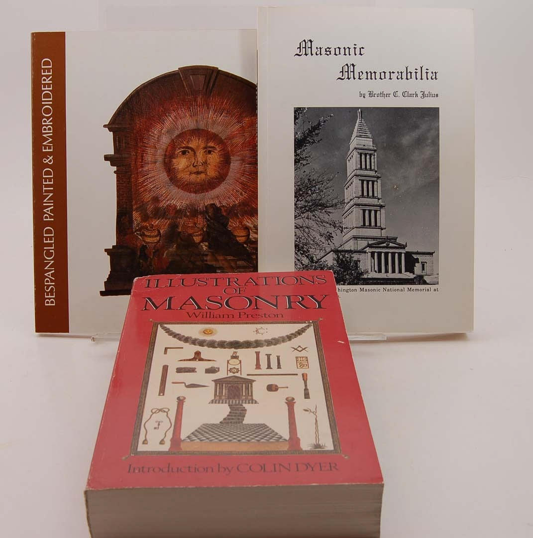 FRIMURERI. tre böcker om insignier mm.
