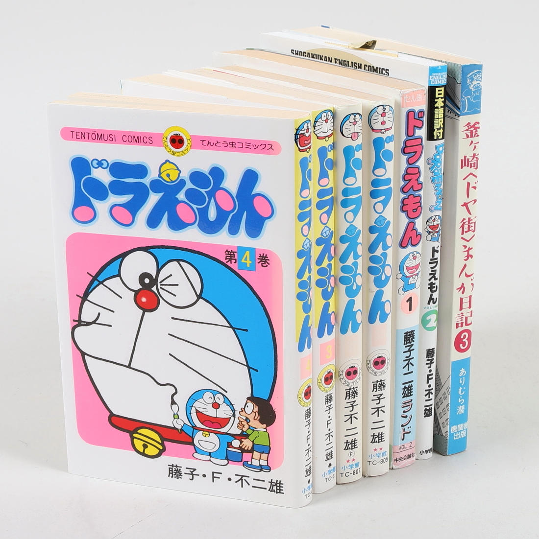 BÖCKER, 7 st. seriefigurer, Japan, samtida.