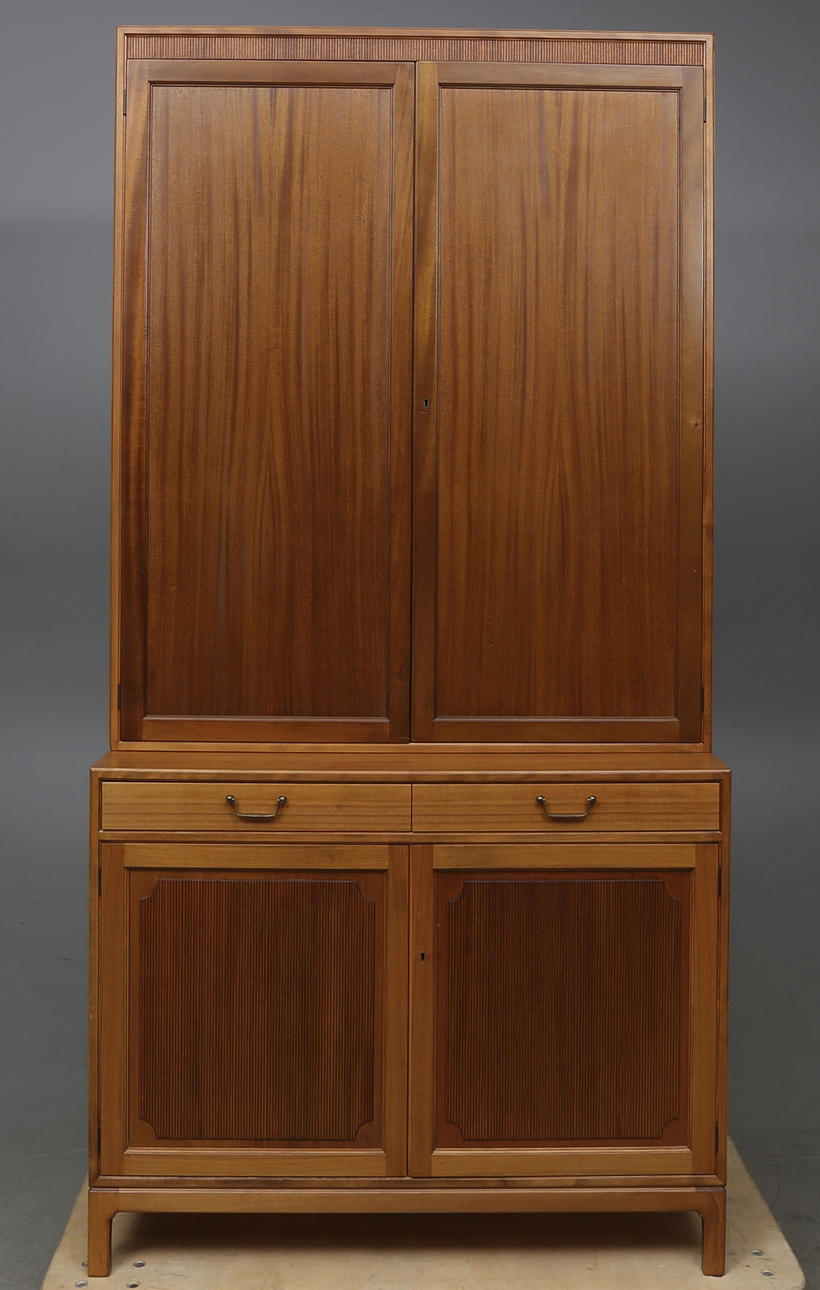 SKÅP, 2 delar, 1900-talets andra hälft.