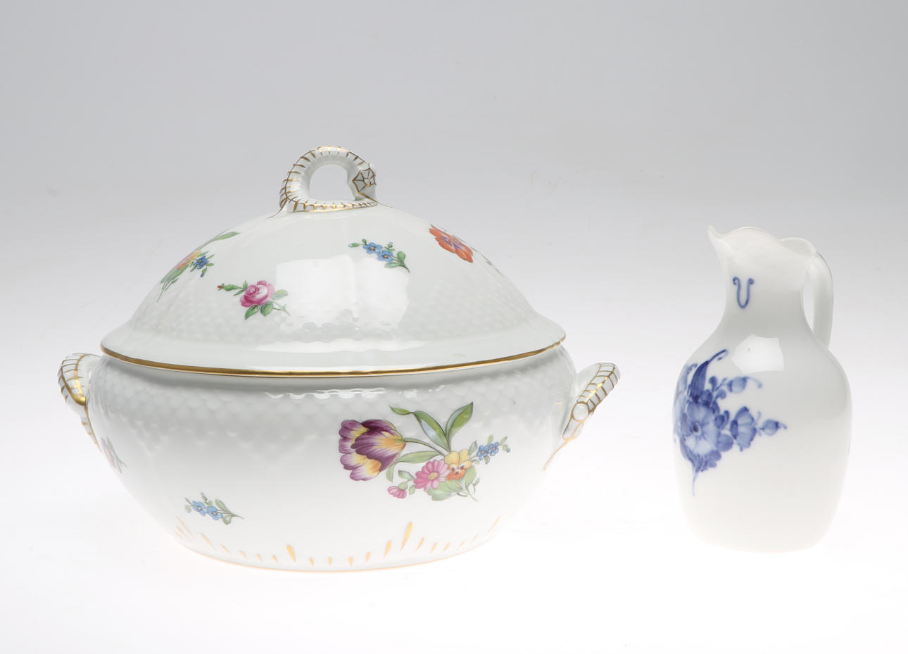 KANNA samt TERRIN, porslin, Royal Copenhagen samt Bing & Gröndahl.