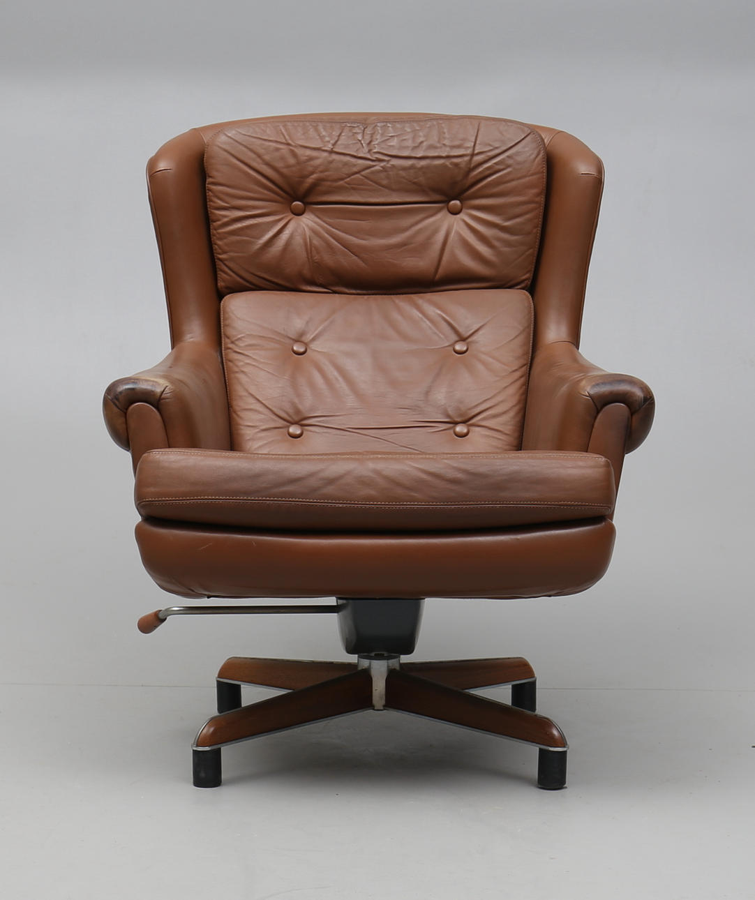 SNURRFÅTÖLJ, 1900-talets andra hälft.