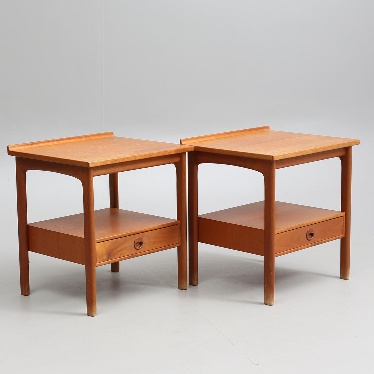 SÄNGBORD ett par, "Frisco", Folke Olsson, Tingströms.