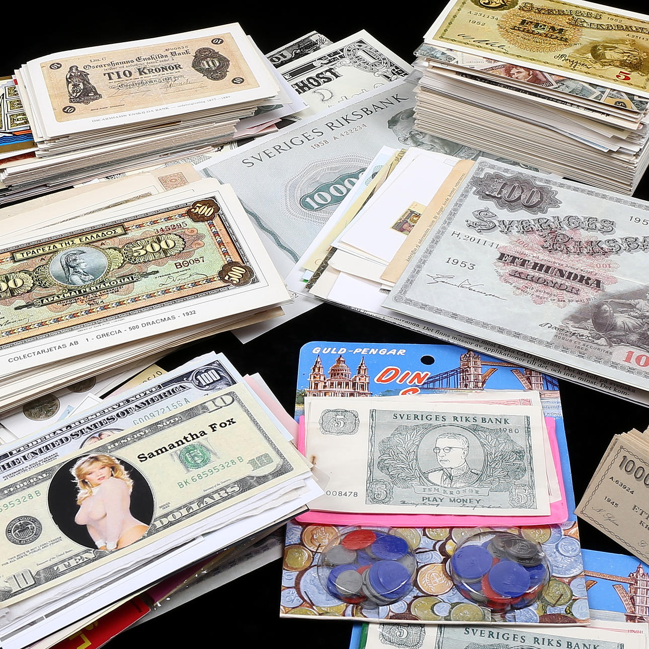 A batch of banknotes, 20th century.
