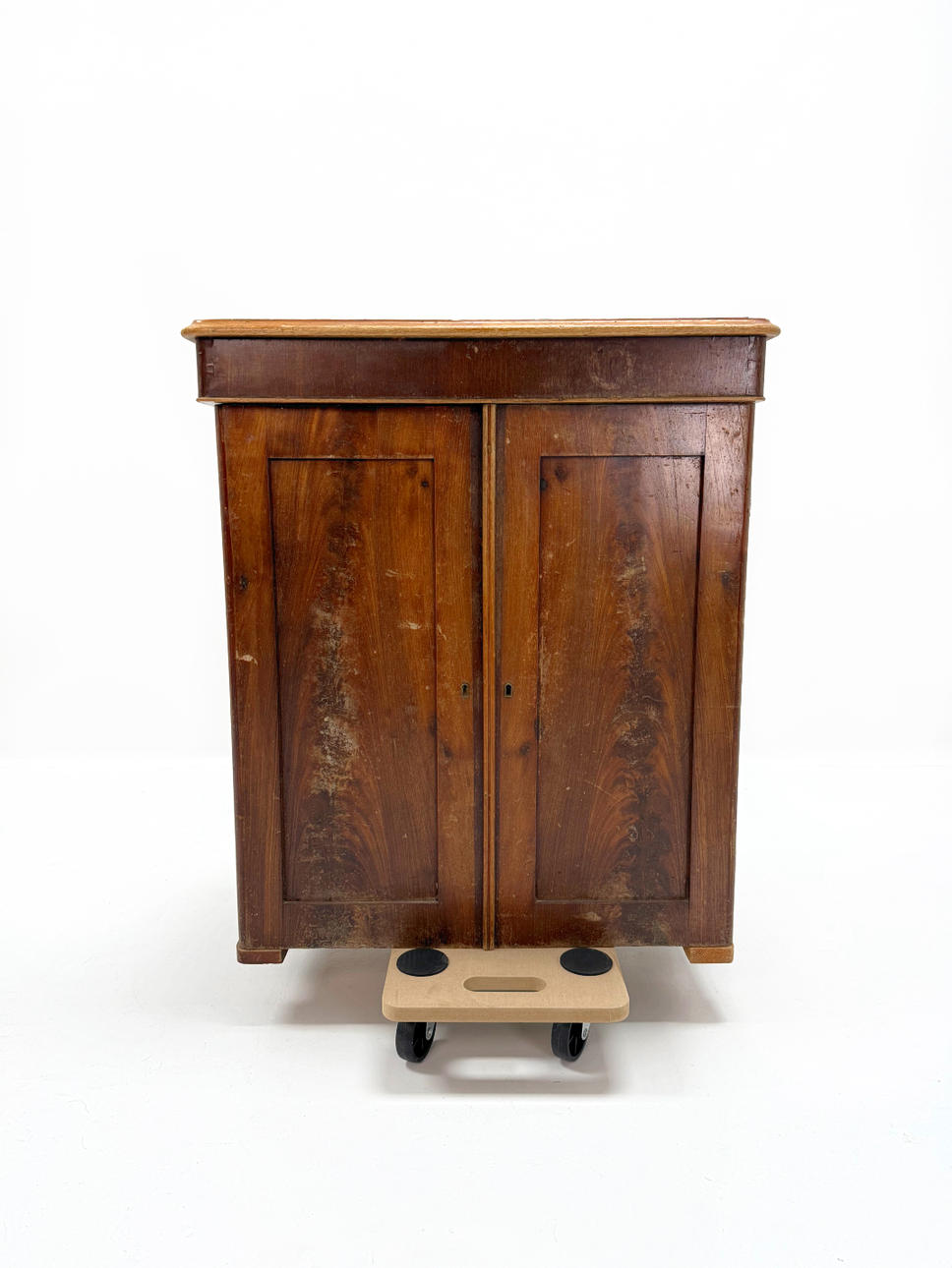 KOMMOD - Topfschrank 19. Jahrhundert.