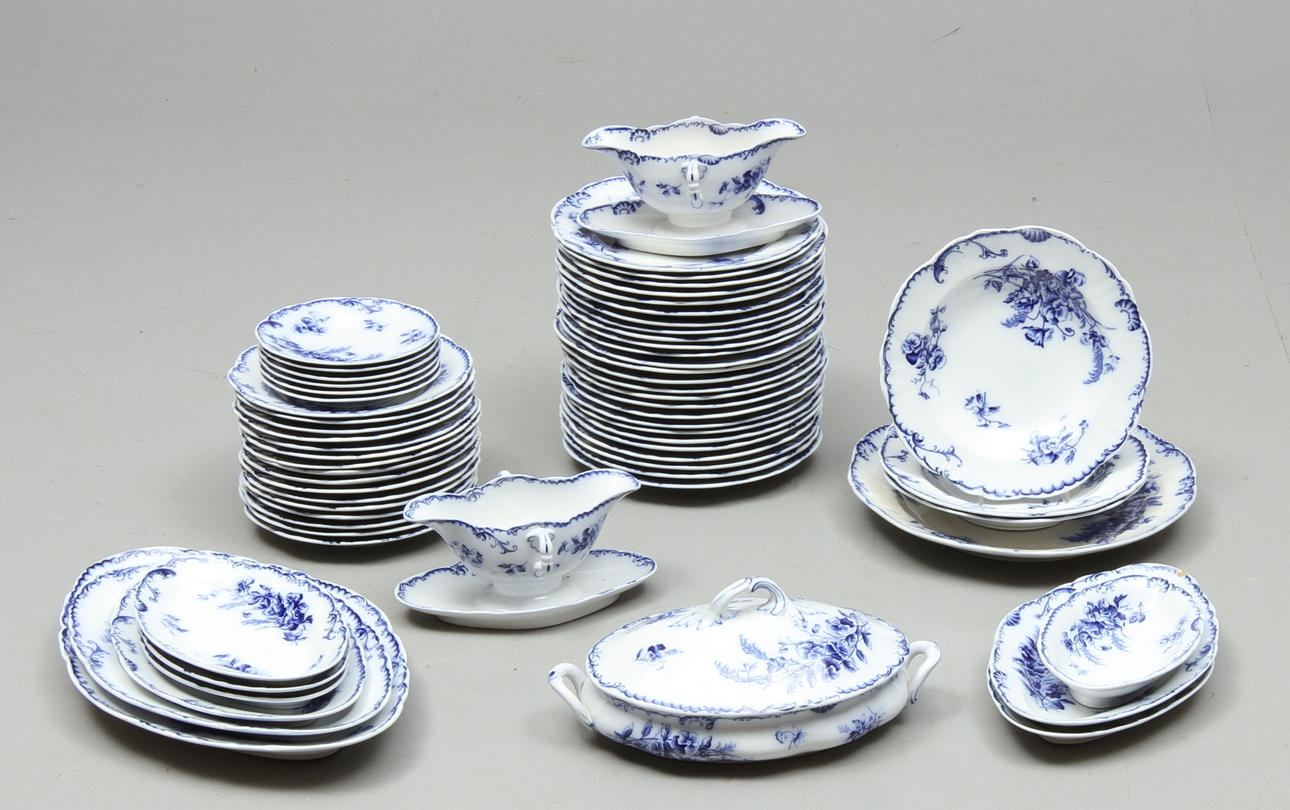 SERVISDELAR, ca 62 delar, flintgods, "Pensé", Alf Wallander, Rörstrand.