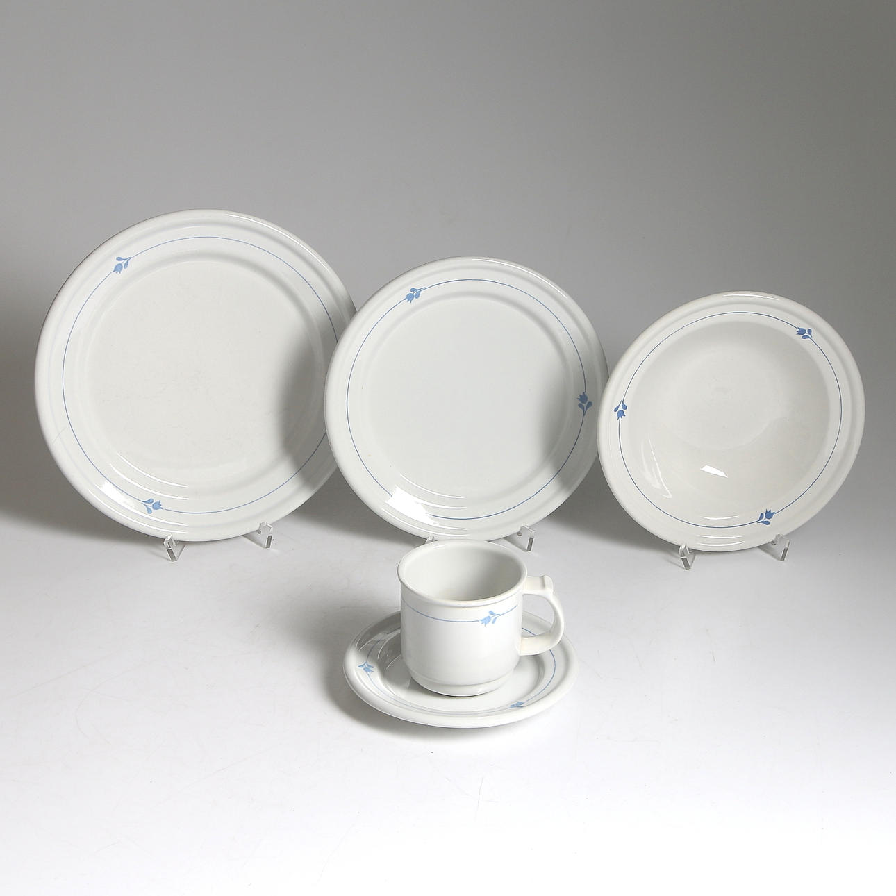 SERVIS, 27 delar, porslin. "Bell", Karin Björquist. Gustavsberg.