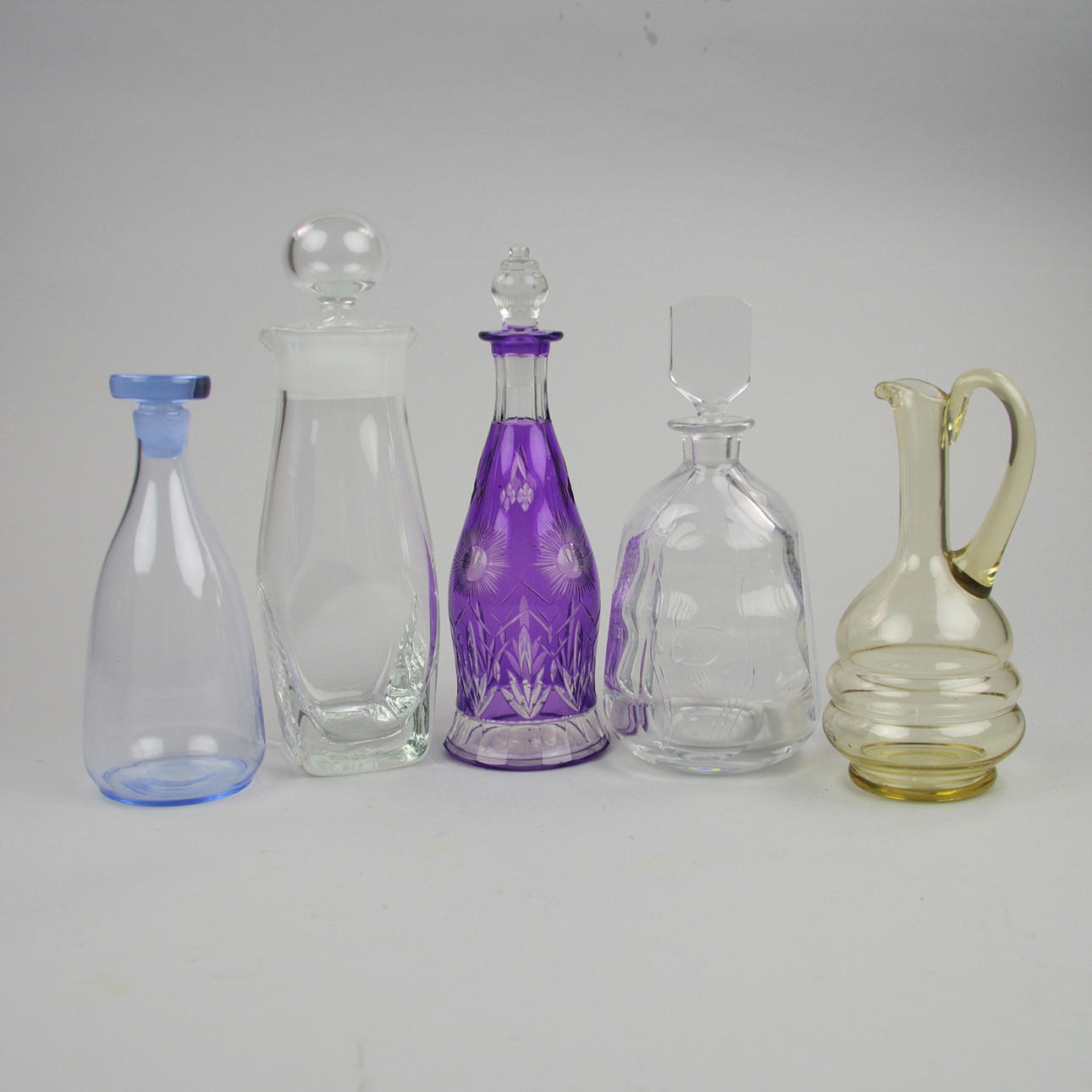 KARAFFER, 5 stycken, bl.a. Orrefors.