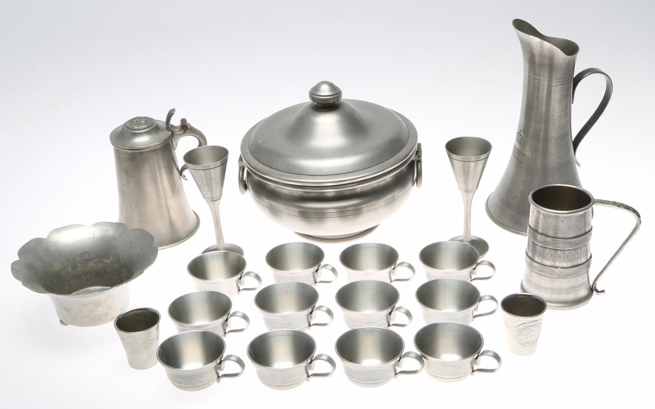 TENNFÖREMÅL, ca 40 delar, 1900-tal.