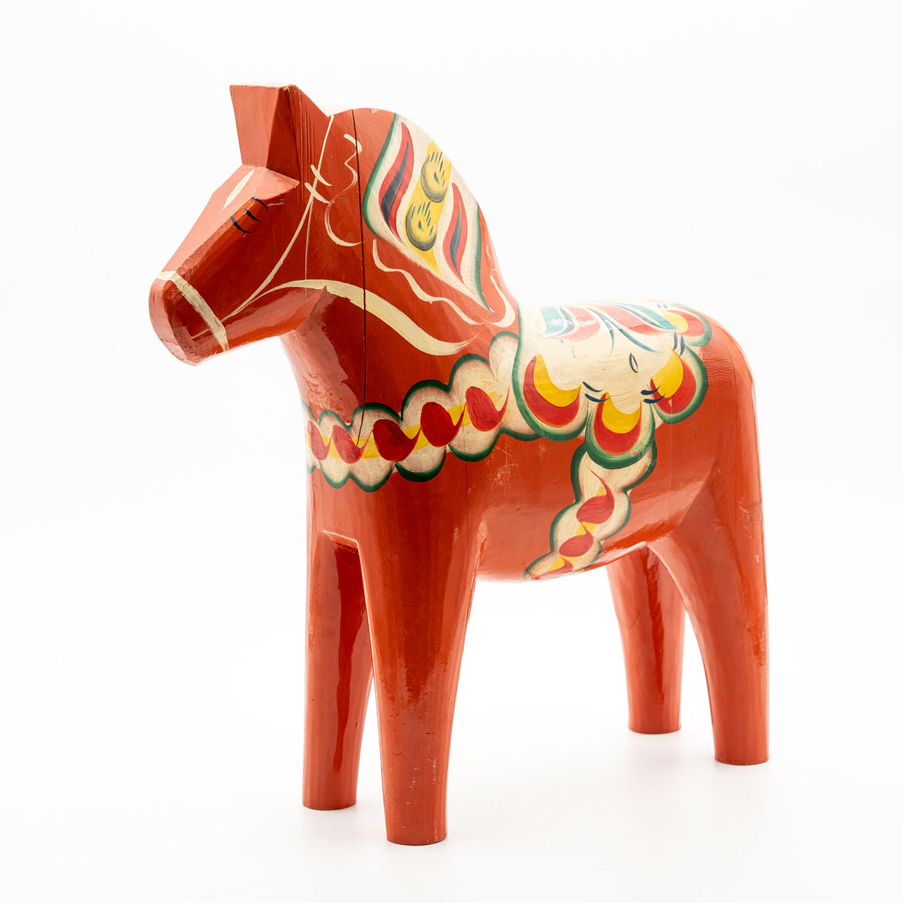 Caballo Dala, madera tallada y pintada. 40-50 números.