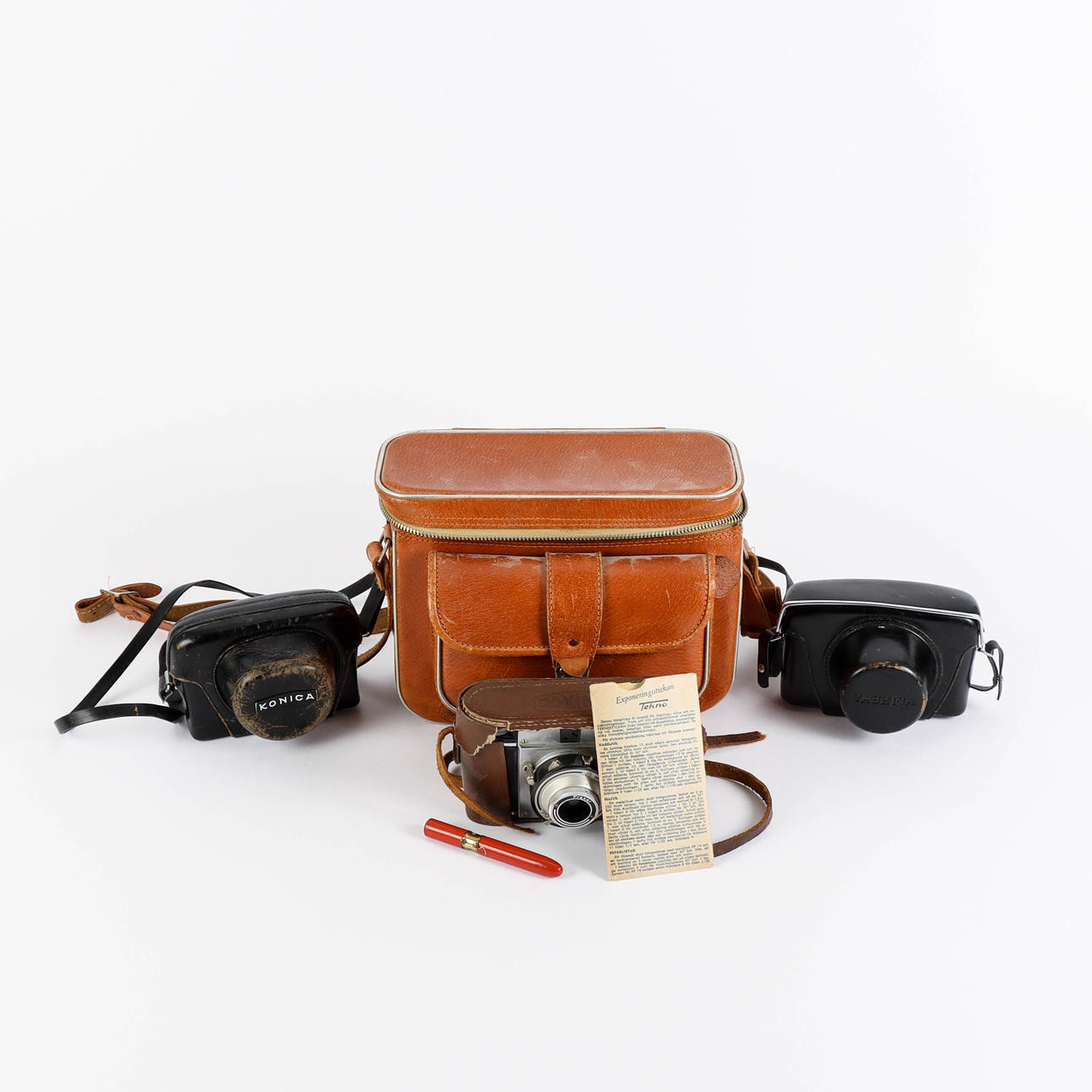 CÁMARAS DE 4 piezas, con varios accesorios.