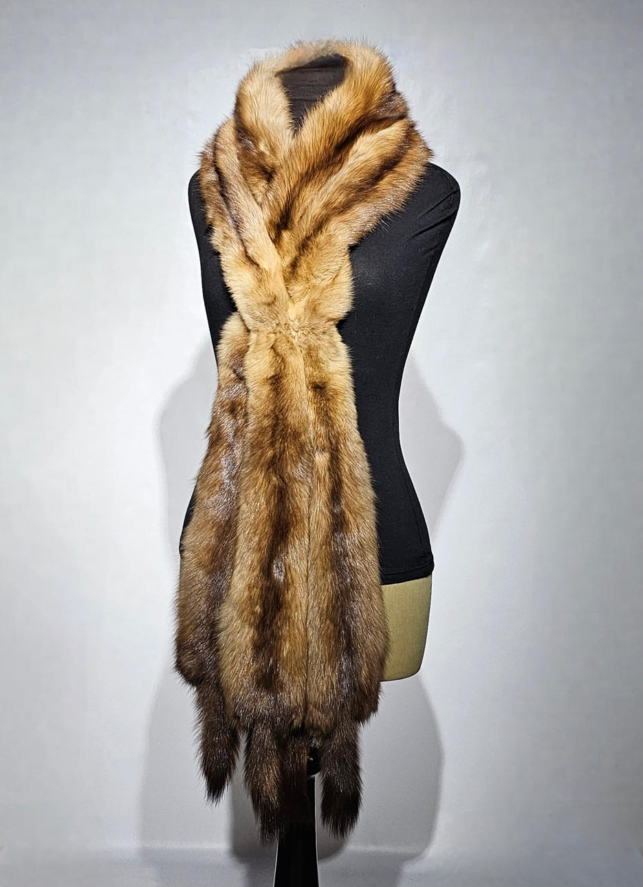 Gran cuello de martas cibelinas.