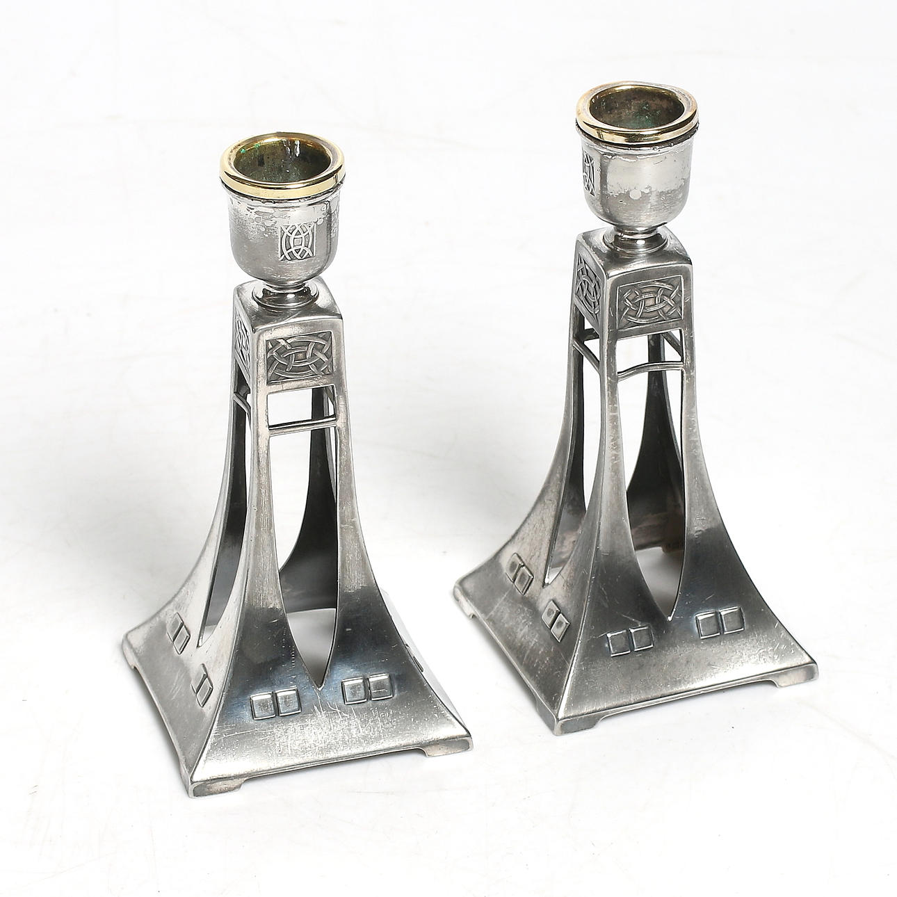 LJUSSTAKAR, ett par, nysilver, jugend, Württembergische Metallwarenfabrik (WMF), Tyskland, omkring sekelskiftet 18/1900.