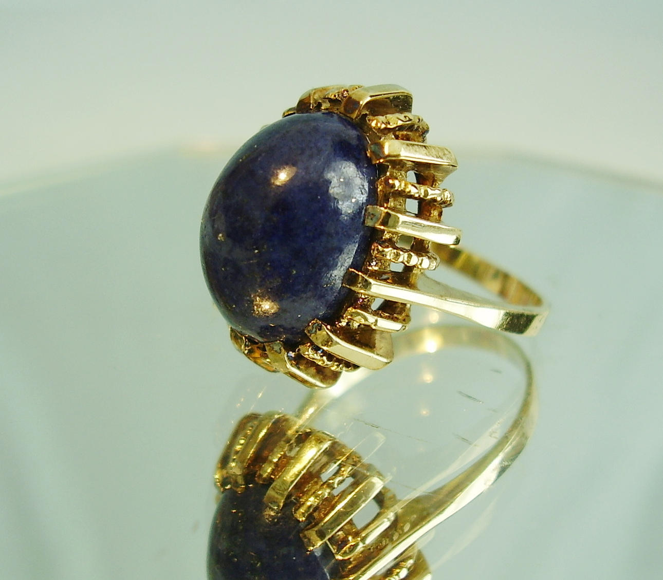 LAPIS LAZULI RING i 585 gult guld.
