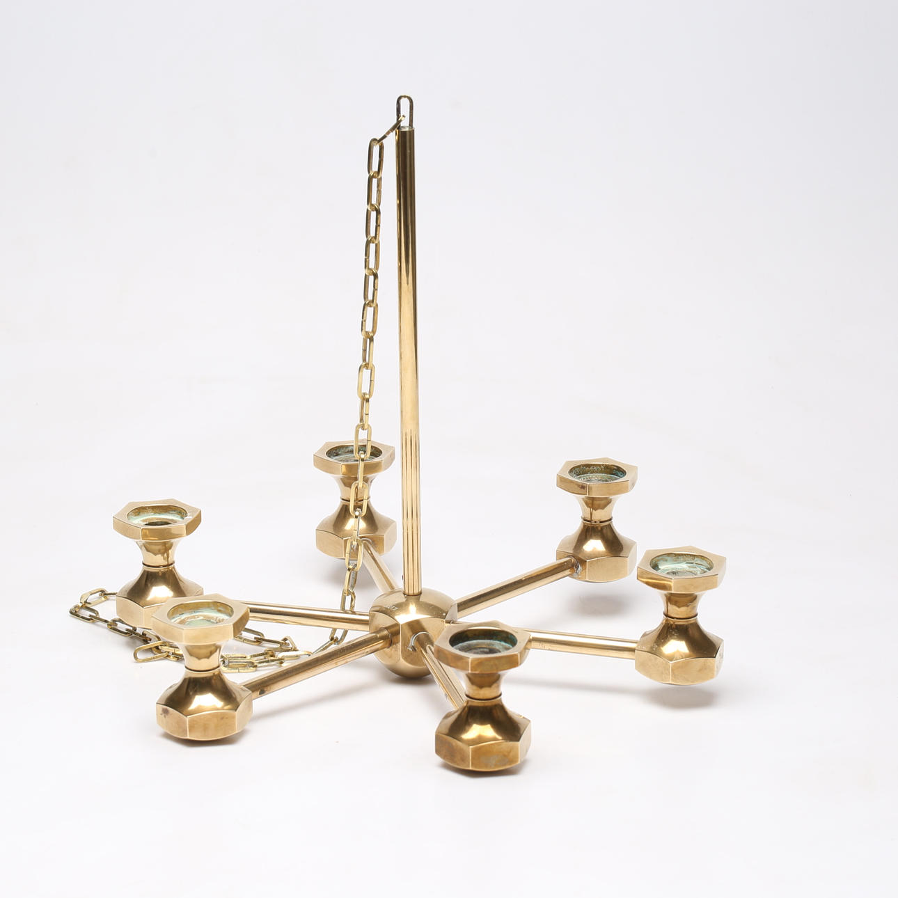 Ein Messing-Kronleuchter, Gusum, 1979.