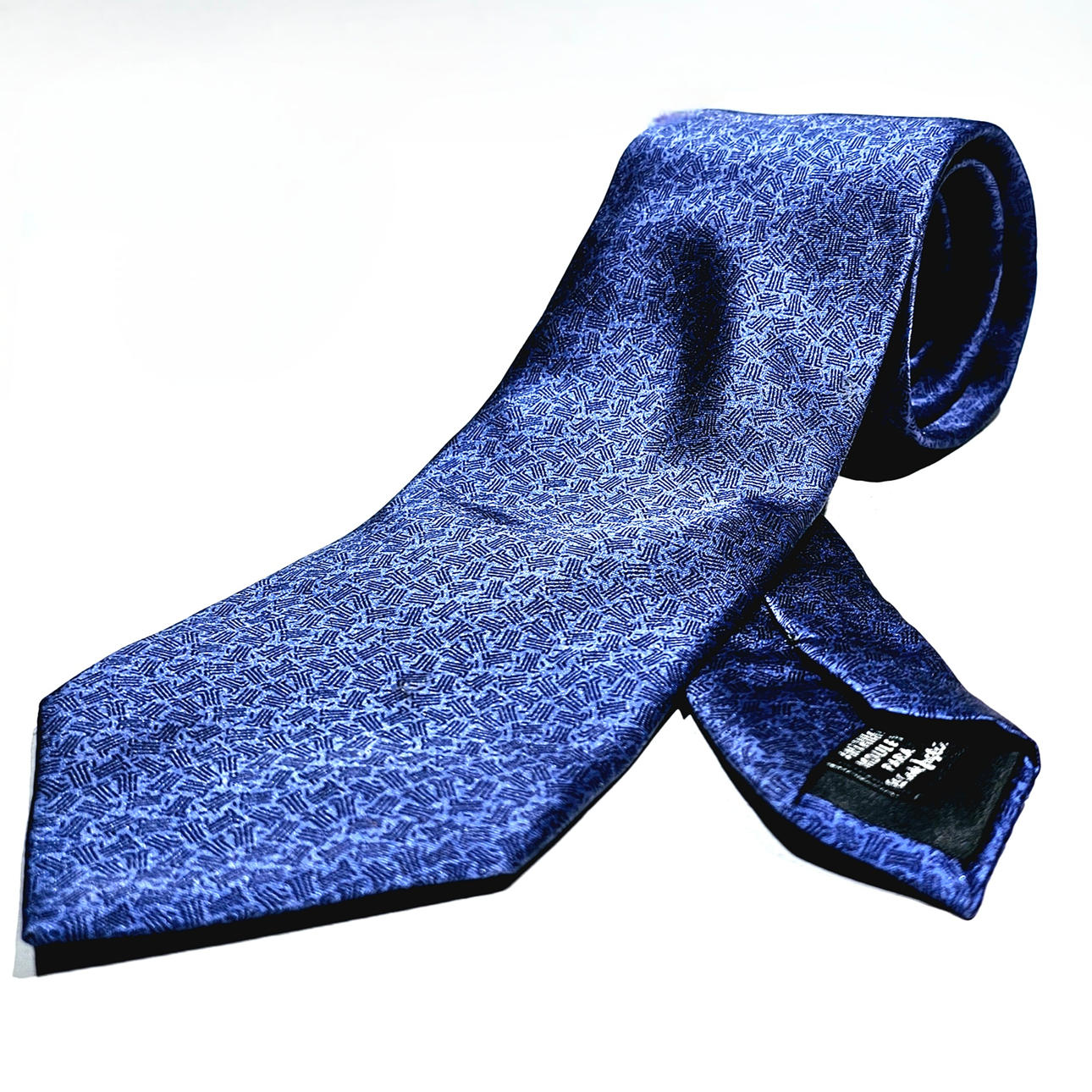 LANVIN PARÍS. Corbata en seda natural en tonos azules.