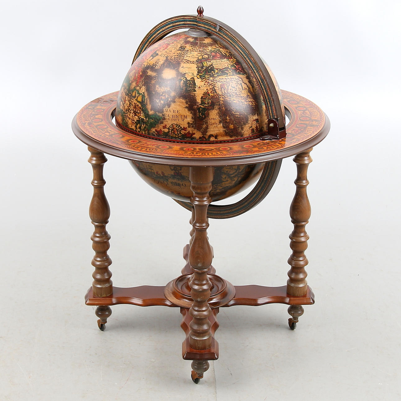 BARSKÅP/BARGLOB i form av jordglob, 1900-talets slut.