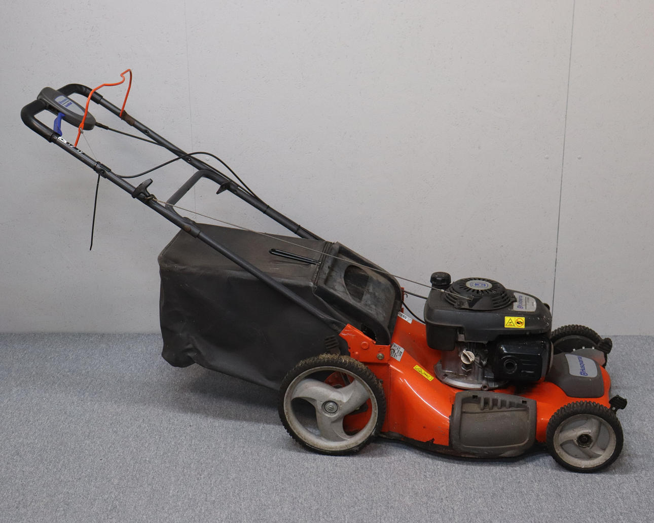 Husqvarna R53SVW Autowalk gräsklippare.