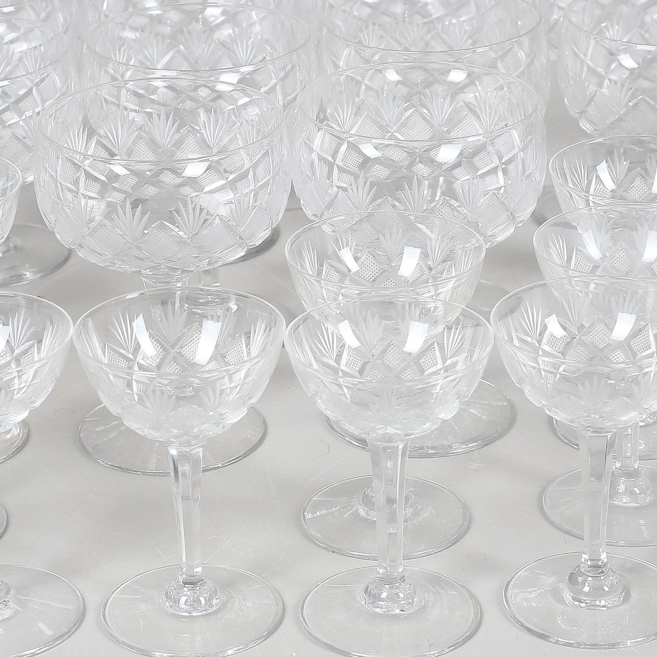 DIVERSE DRICKSGLAS, 24 delar, Reijmyre, kristall, 1900-tal.