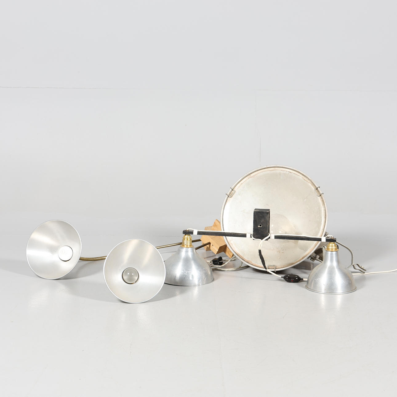 INDUSTRILAMPOR, 4 st.