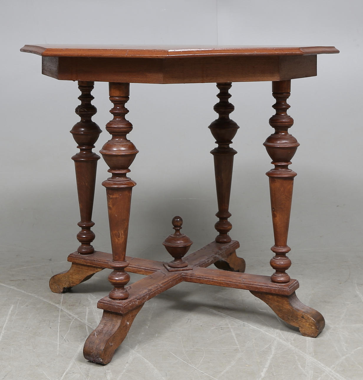 SALONGSBORD, nyrenässans, omkring 1900.