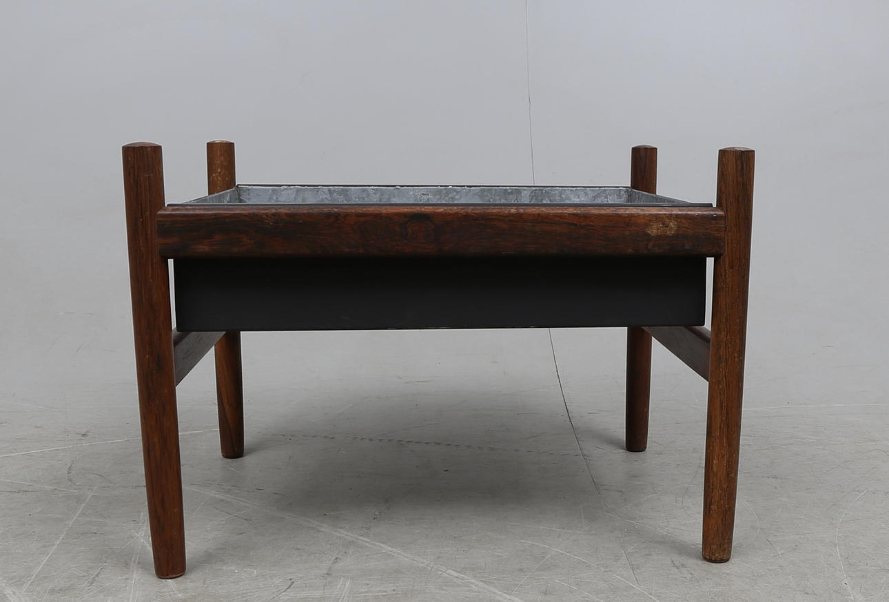 BLOMLÅDA, 1900-tal.